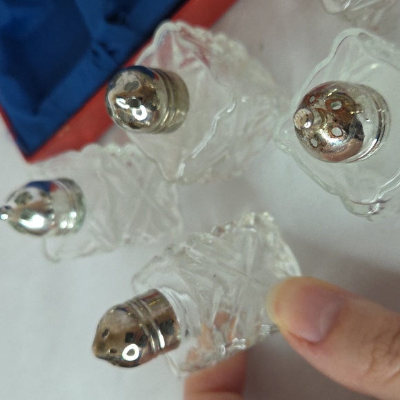 Crystal By LeonardJapan Vintage mini salt and pepper shakers (7) With extra lids - Picture 11 of 15